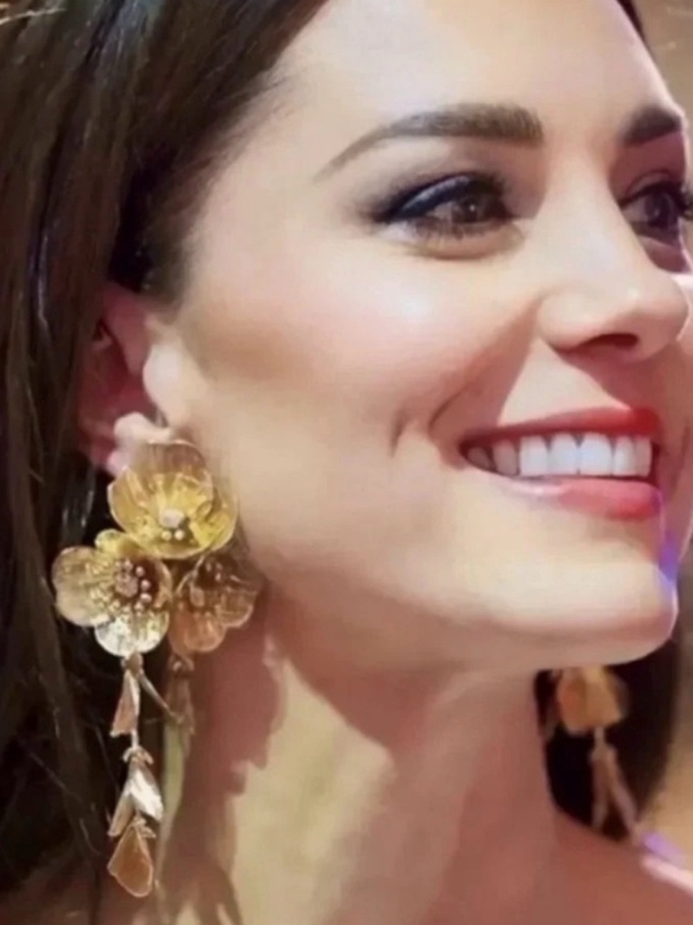 Zara Kate Middleton Famous Gold Floral Cascading Drop Earrings
